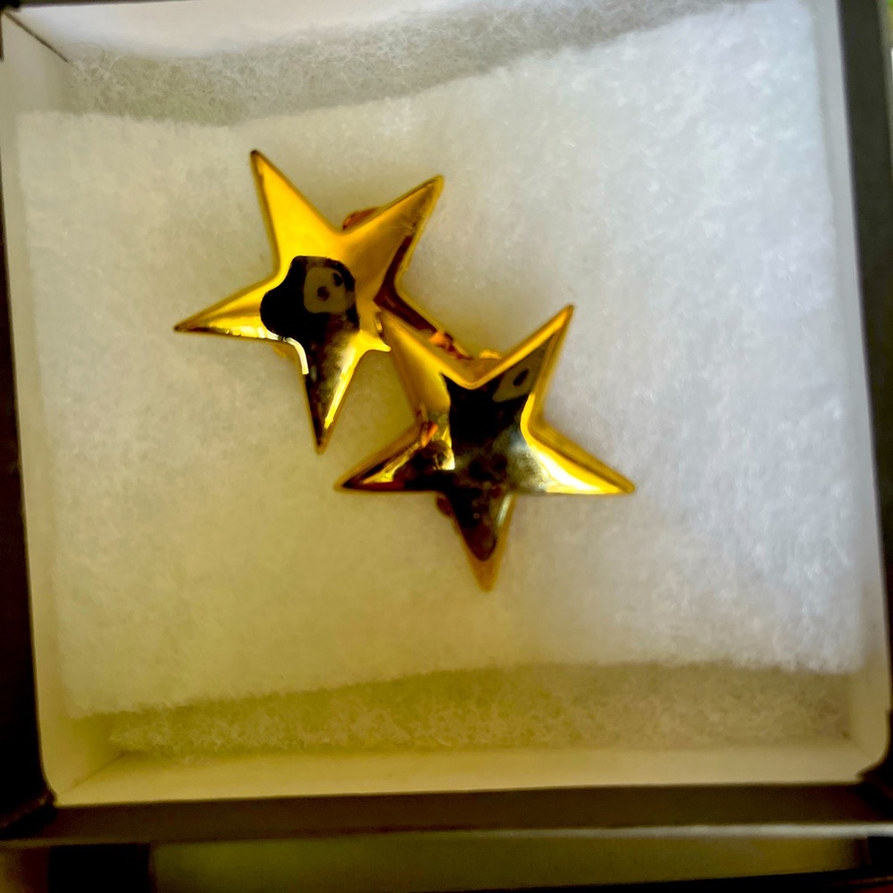 Bullocks Back-in-the-Day! 1 Pair. Clip-ons. Gold Star earrings!  So heavy.